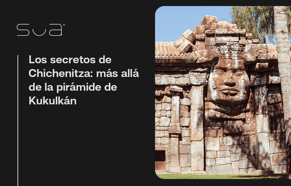 Vista de Chichén Itzá con la pirámide de Kukulkán y estructuras mayas menos conocidas al frente.